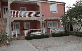 Suzi Apartmani